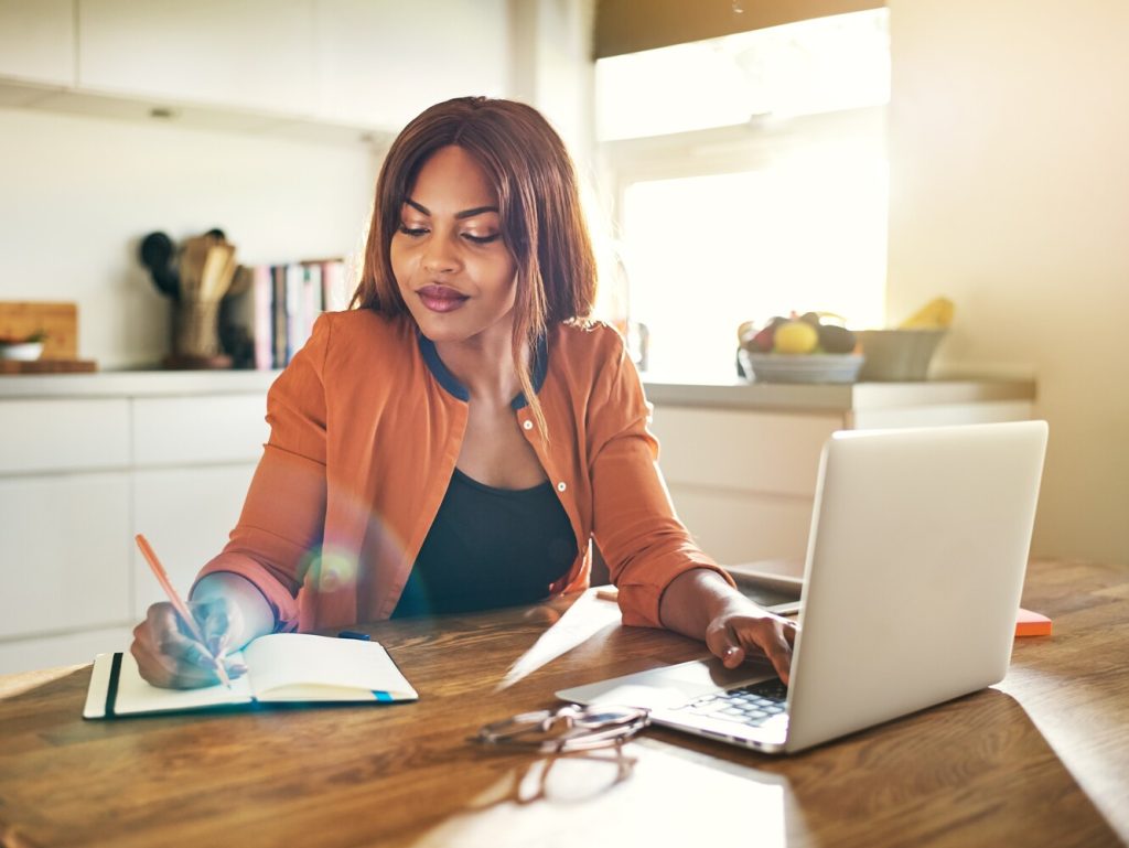 penerjemah tersumpah kudus